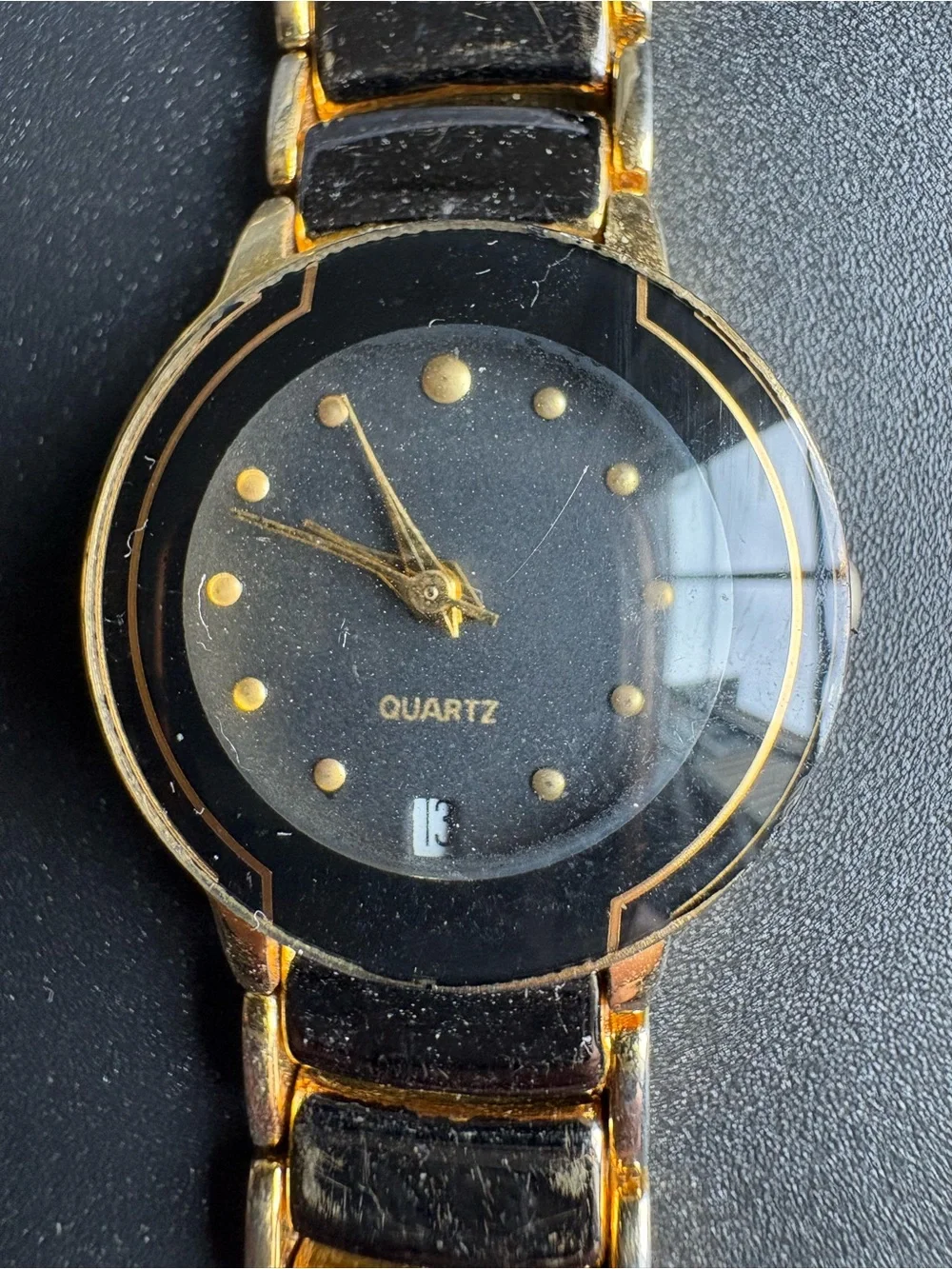 Women’s Vintage Classic Gold Tone Black Dial Quartz Bracelet Watch